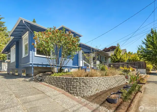 Property at 1624 N 50th St Unit A, Seattle, WA, 98103, 2 beds, 1 bath, [object Object]