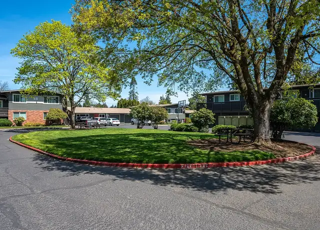 Photo of 2305 SE 121st Ave, Portland, OR 97216