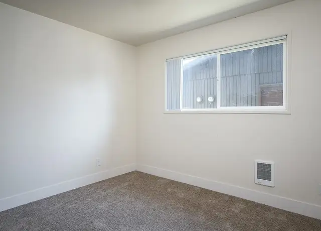 Photo of 2305 SE 121st Ave, Portland, OR 97216