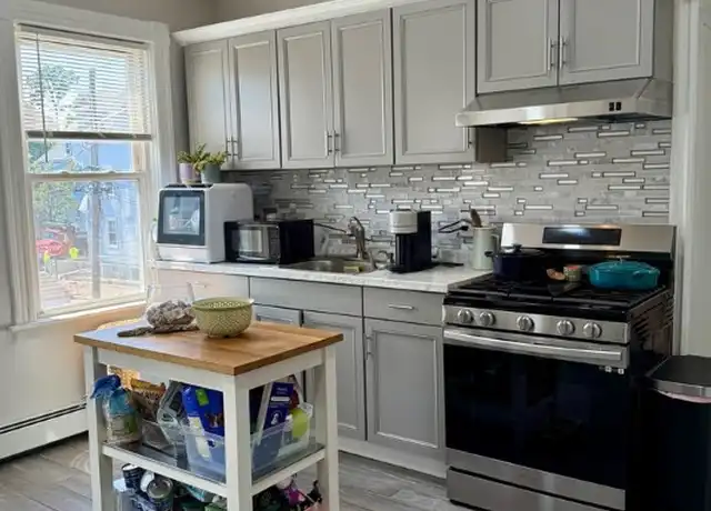 Property at 57 Robin St Unit 2, Providence, RI, 02908, 2 beds, 1 bath, [object Object]