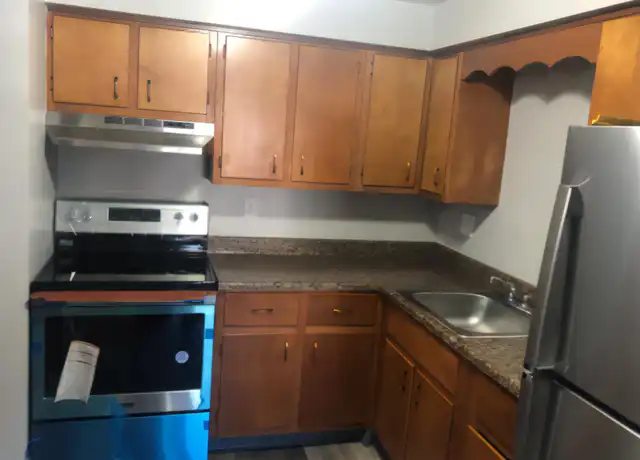 Property at 1146 Dohrman St Unit 3, McKees Rocks, PA, 15136, 1 bed, 1 bath, [object Object]