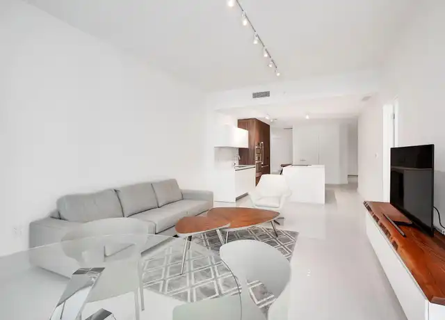 Property at 851 NE 1st Ave #2005, Miami, FL, 33132, 1 bed, 2 baths, [object Object]