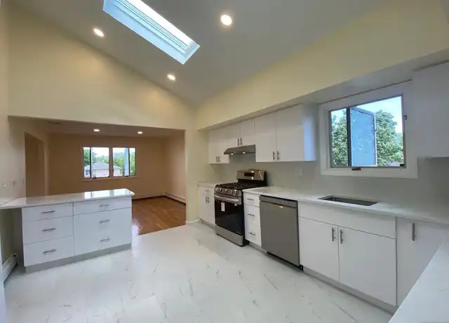 Property at 2442 1st St Unit 2 Fl, Fort Lee, NJ, 07024, 3 beds, 2 baths, [object Object]