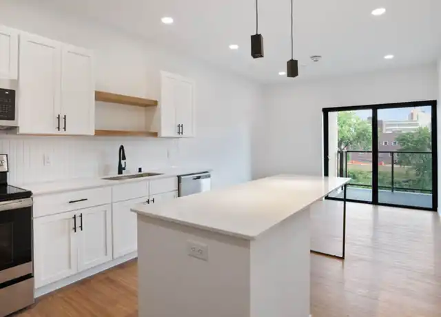 Property at 100 N Farwell St Unit 209, Eau Claire, WI, 54703, 1 bed, 1 bath, [object Object]