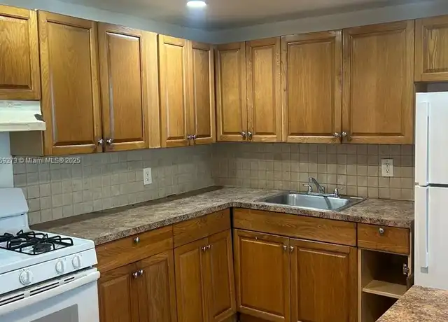 Property at 2175 NE 170th St #202, North Miami Beach, FL, 33162, 1 bed, 1 bath, [object Object]