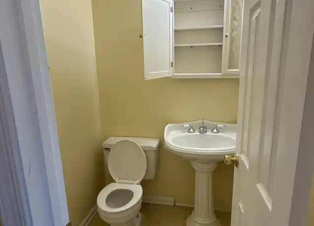 Property at 1405 Key Pkwy Unit 305C, Frederick, MD, 21702, 2 beds, 1.5 baths, [object Object]