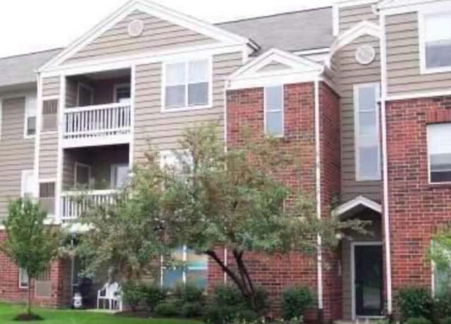 Photo of 125 Glengarry Dr Unit 8-301, Bloomingdale, IL 60108
