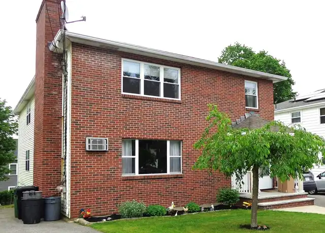 Property at 185 Edenfield Ave Unit 2, Watertown, MA, 02472, 3 beds, 2 baths, [object Object]