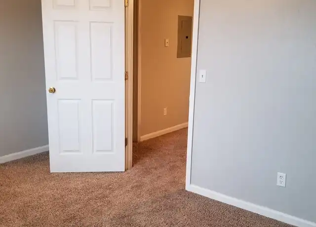 Property at 1542 Diuguid Dr Unit 1542 B, Murray, KY, 42071, 1 bed, 1 bath, [object Object]
