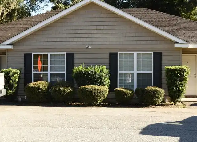 Property at 403 W Colquitt St, Sparks, GA, 31647, 3 beds, 2 baths, [object Object]