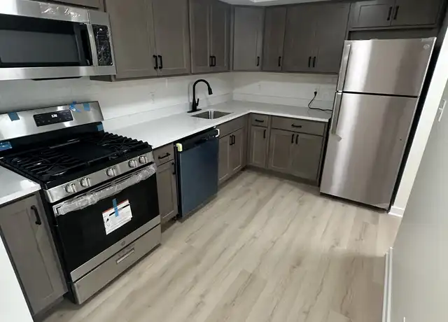 Property at 9218 Erie St Unit 2B, Highland, IN, 46322, 2 beds, 1 bath, [object Object]