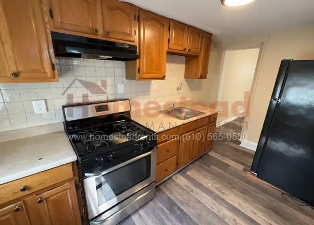 Property at 214 Lexington Ave, Crum Lynne, PA, 19022, 3 beds, 1 bath, [object Object]