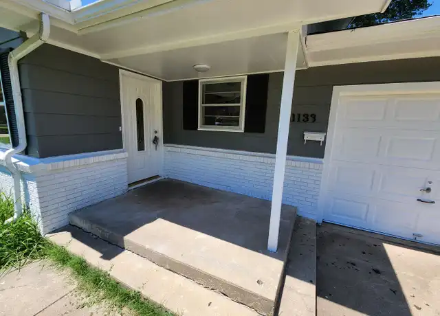 Property at 1133 E Edgewood St, Springfield, MO, 65807, 3 beds, 2 baths, [object Object]