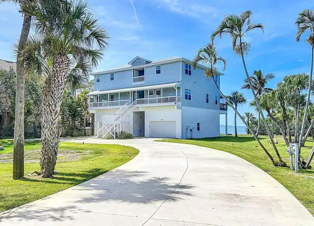 Property at 2424 Bay Dr #2424, Bradenton, FL, 34207, 3 beds, 2 baths, [object Object]