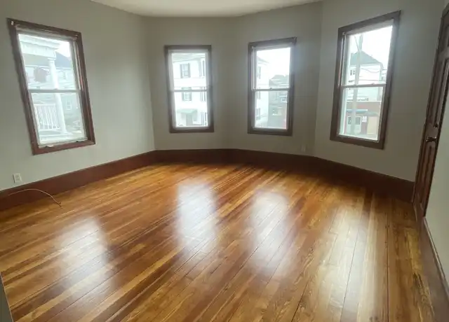 Property at 60 Hathaway St Unit 2, New Bedford, MA, 02746, 3 beds, 1 bath, [object Object]