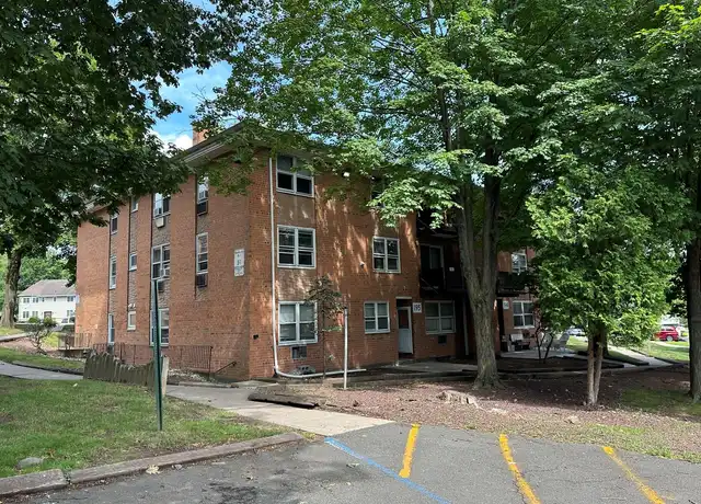 Property at 195 Kearsing Pkwy, Monsey, NY, 10952, 2 beds, 1 bath, [object Object]