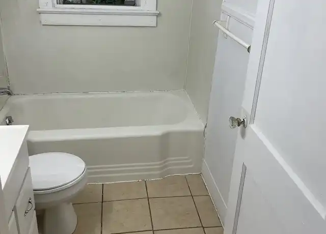 Property at 416 S 4th St Apt A, Paducah, KY, 42003, 1 bed, 1 bath, [object Object]