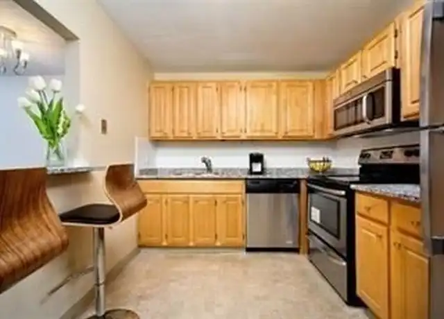 Property at 32 Whites Ave Unit D33, Watertown, MA, 02472, 2 beds, 2 baths, [object Object]