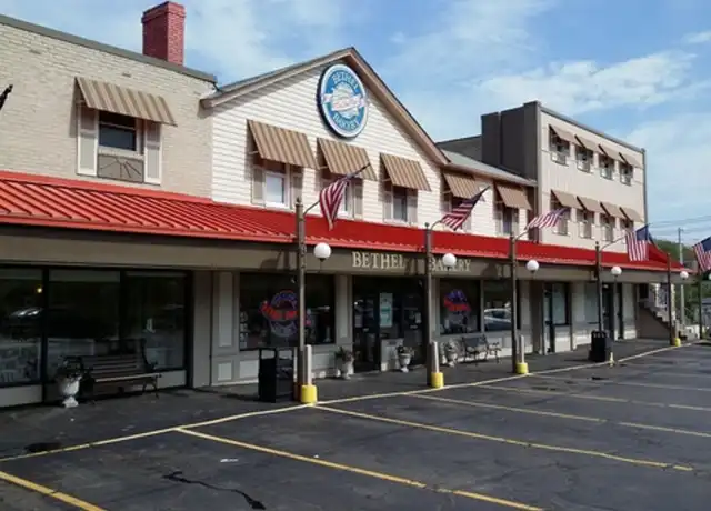 Property at 5200 Brightwood Rd Unit 214, Bethel Park, PA, 15102, 1 bed, 1 bath, [object Object]