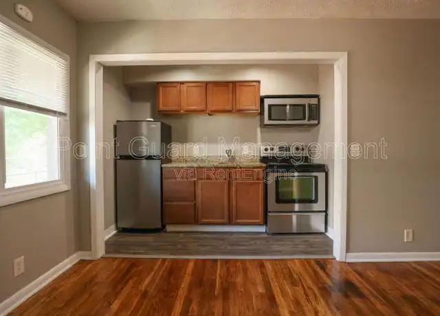 Property at 4916 California St Unit 3, Omaha, NE, 68132, 1 bed, 1 bath, [object Object]