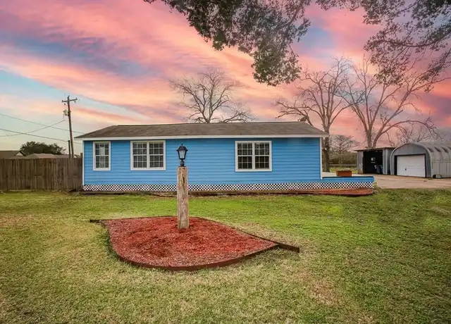 Property at 1124 Cemetary Rd, Angleton, TX, 77515, 1 bed, 1 bath, [object Object]