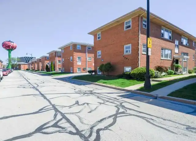 Property at 9575 Maple Dr Unit 1N, Rosemont, IL, 60018, 2 beds, 1 bath, [object Object]