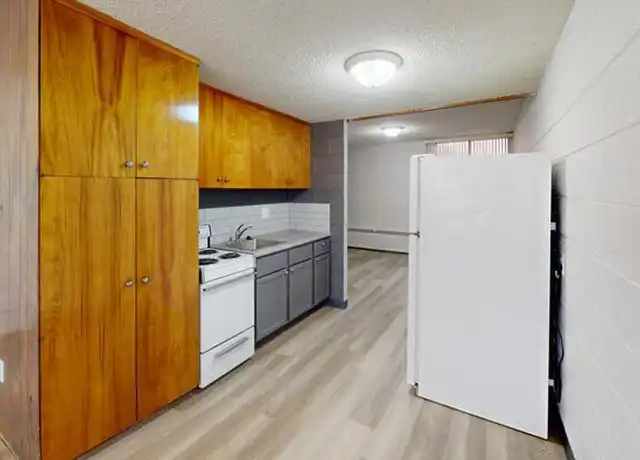 Property at 900 Summit Blvd Unit 24, Bismarck, ND, 58504, 1 bed, 1 bath, [object Object]