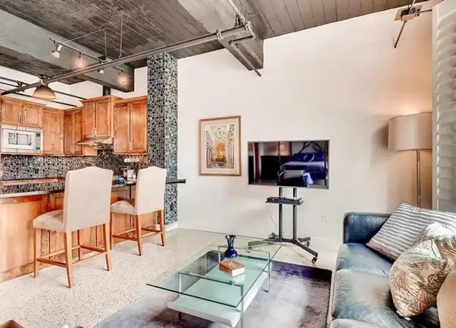 Property at 710 Colorado St Unit 7E, Austin, TX, 78701, 1 bed, 1 bath, [object Object]