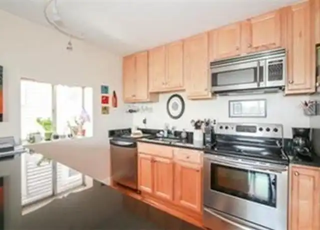 Property at 386 E 8th St #5, South Boston, MA, 02127, 2 beds, 1 bath, [object Object]