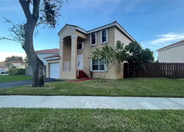Property at 8274 SW 42nd Ct, Davie, FL, 33328, 3 beds, 2.5 baths, [object Object]
