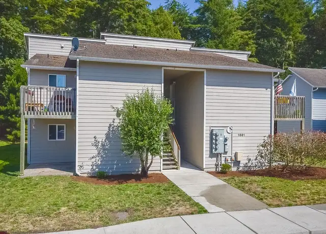 Photo of 1661 W Cemetery Rd, Oak Harbor, WA 98277