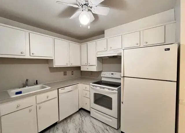 Property at 100 Grand View Ave Unit 3B, Quincy, MA, 02170, 1 bed, 1 bath, [object Object]