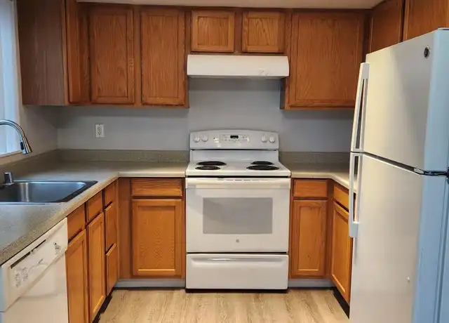 Property at 2220 SW 337th Pl, Federal Way, WA, 98023, 1 bed, 1 bath, [object Object]