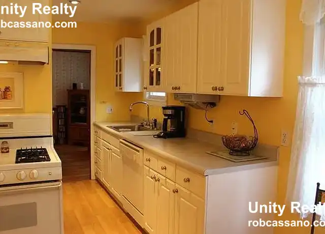 Property at 46-48 Moulton Rd Unit 2, Arlington, MA, 02476, 2 beds, 1 bath, [object Object]