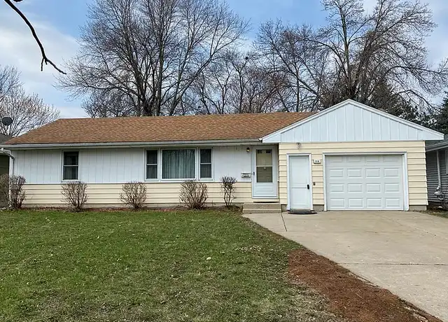 Property at 914 Sommerville St S, Shakopee, MN, 55379, 2 beds, 1.5 baths, [object Object]