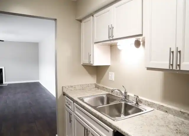 Property at Walker Springs Apartments - 721 Walker Springs Rd, Knoxville, TN, 37923, 2 beds, 2 baths, [object Object]