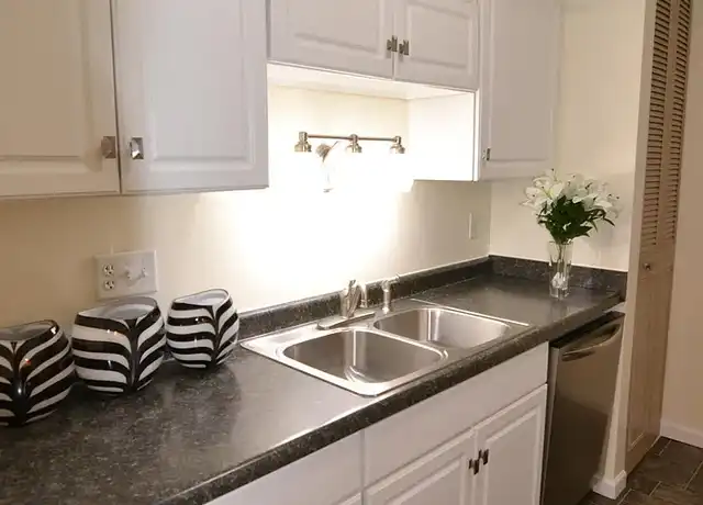 Property at Westbury Place - 3363 S 100th St, Milwaukee, WI, 53227, 1 bed, 1 bath, [object Object]