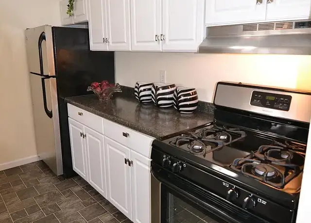Photo of 3363 S 100th St, Milwaukee, WI 53227