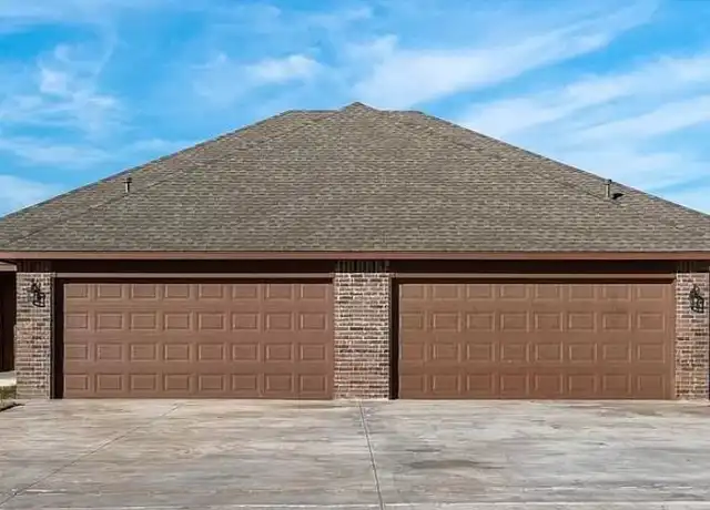 Property at 1305 E Ash St, El Reno, OK, 73036, 3 beds, 2 baths, [object Object]