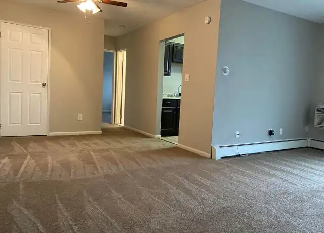 Property at 125 W Palm Dr, Topton, PA, 19562, 1 bed, 1 bath, [object Object]
