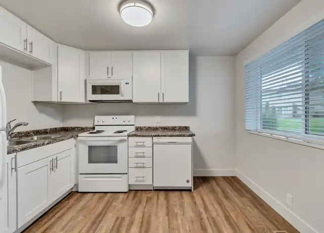 Property at 2107 E 3300 S, Salt Lake City, UT, 84109, 2 beds, 1 bath, [object Object]