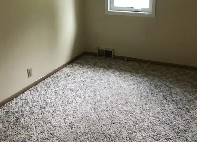 Property at 23 E Toledo St, Duluth, MN, 55811, 4 beds, 2 baths, [object Object]