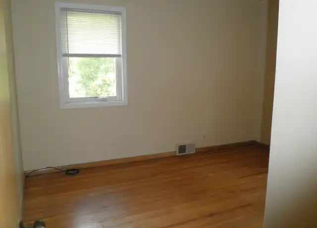 Property at 23 E Toledo St, Duluth, MN, 55811, 4 beds, 2 baths, [object Object]