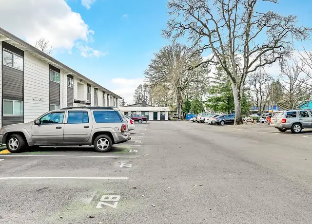 Photo of 3222 N Shore Dr SE, Albany, OR 97322