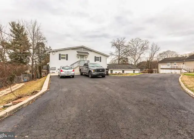 Property at 150 2nd St Unit 3, Schwenksville, PA, 19473, 2 beds, 1 bath, [object Object]