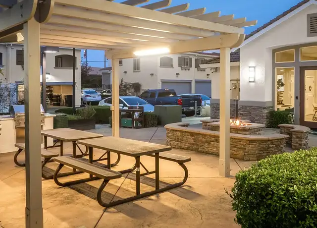 Photo of 413 Adora Cir, Roseville, CA 95678