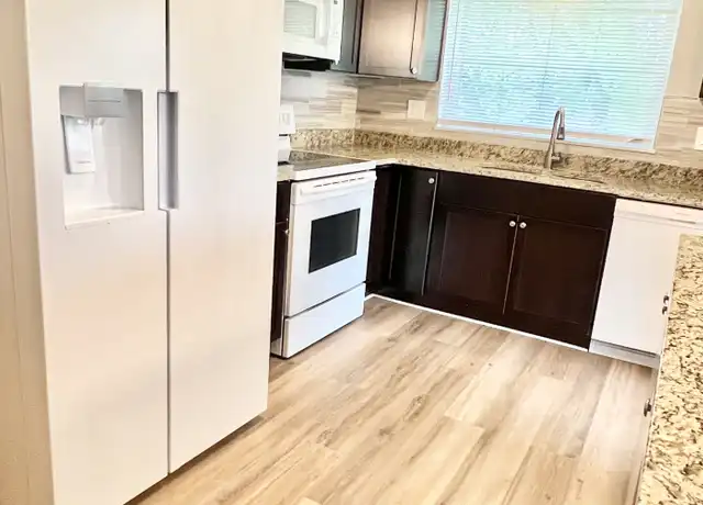 Property at 2385 Van Leunen Dr, Cincinnati, OH, 45239, 2 beds, 1 bath, [object Object]