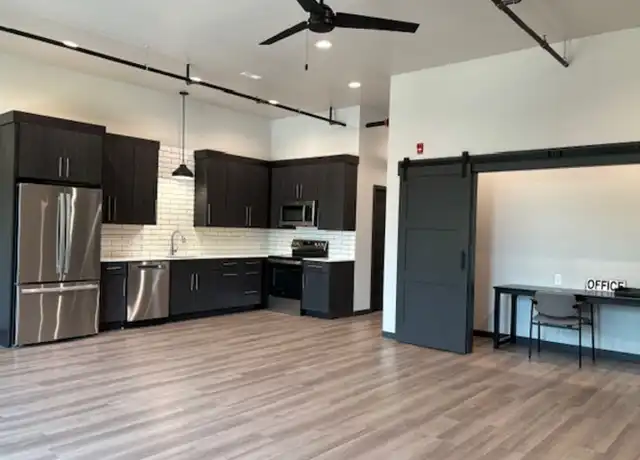 Property at 407 W Norfolk Ave Unit 303, Norfolk, NE, 68701, 2 beds, 1 bath, [object Object]