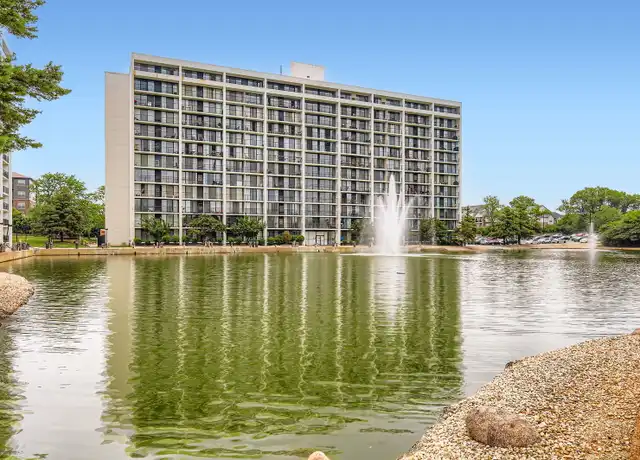 Property at 2015 S Finley Rd #201, Lombard, IL, 60148, 1 bed, 1 bath, [object Object]