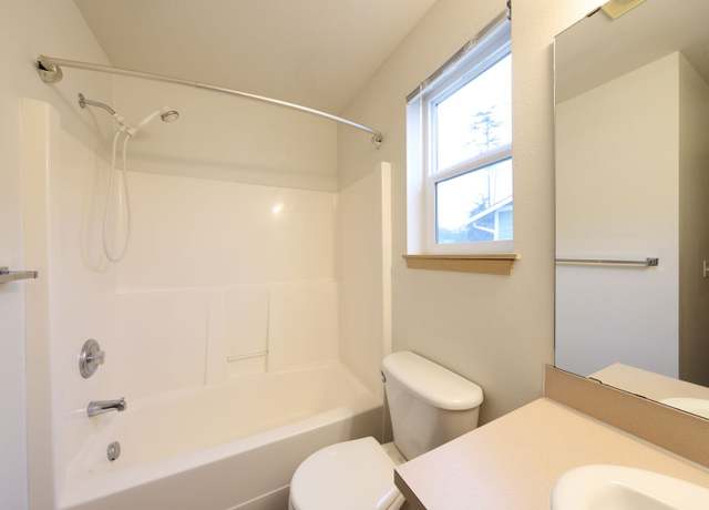 Photo of 1225 N Oak Harbor St Unit K4 [[?]20], Oak Harbor, WA 98277